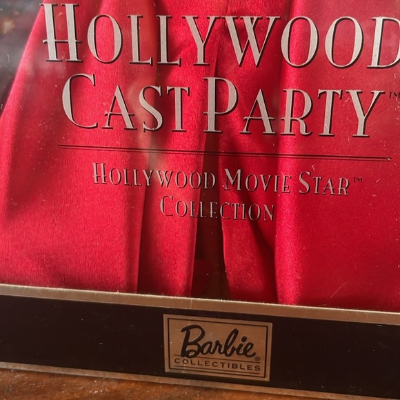 2001 Hollywood Cast Party Barbie NIB 5th in Series - Picture 2 of 12